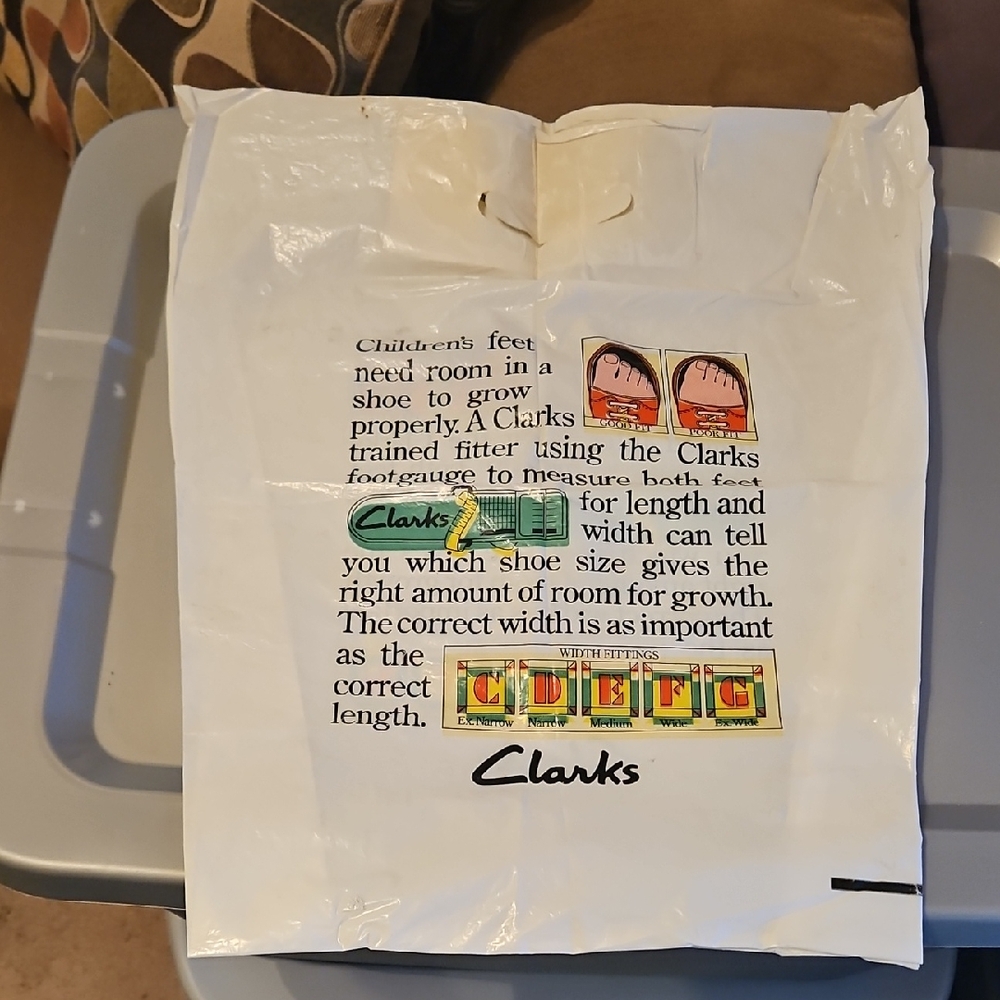 Clarks Vintage White Shoe Bag with Colorful Instructional Prints